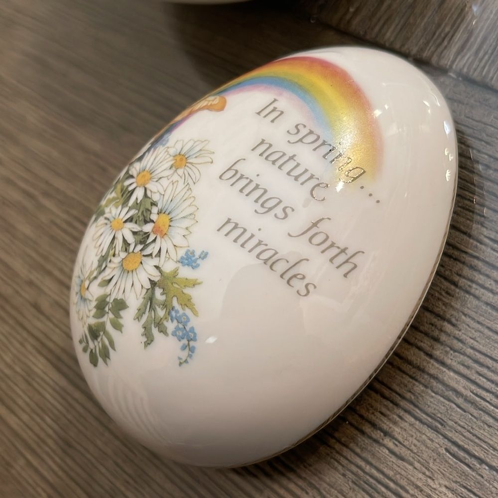 1980 Designers Collection Butterfly & Rainbow Design Egg-Shaped Trinket Box - Picture 3 of 16